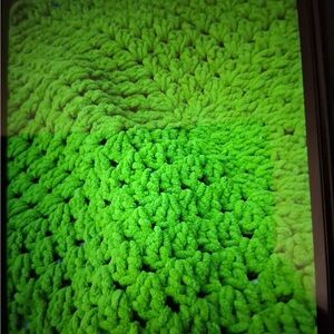 Vibrant Green Textured Knit Blanket